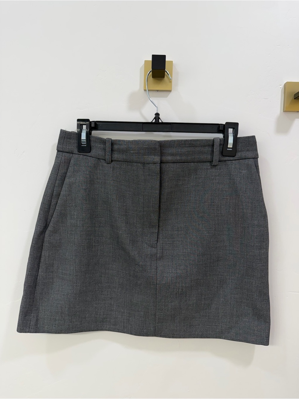 Aritzia Babaton Grey Mini Skirt